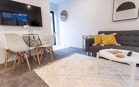 Chic City Apt By Little High